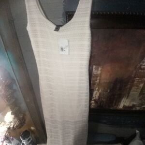 Elegant White Sleeveless Dress